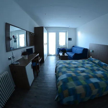 National Hotell 2*
