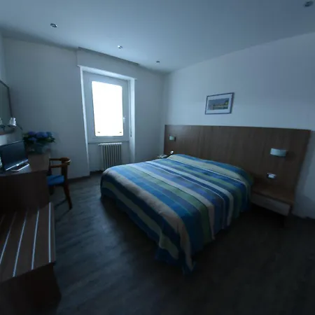 National Ξενοδοχείο 2*