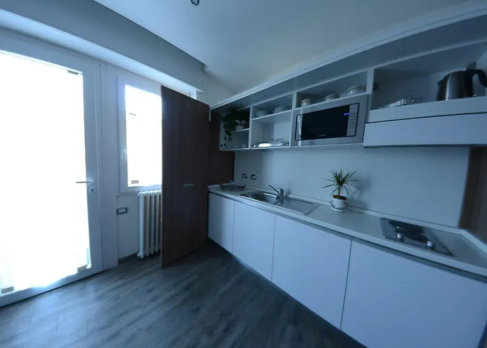 Otel National Zelbio